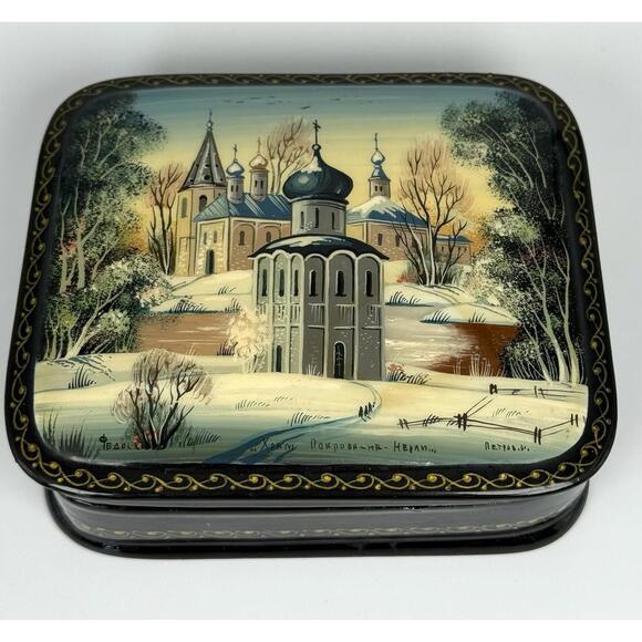 Russian Lacquer Box Hand Painted Winter Church of Intercession on Nerl Signed - Picture 1 of 9